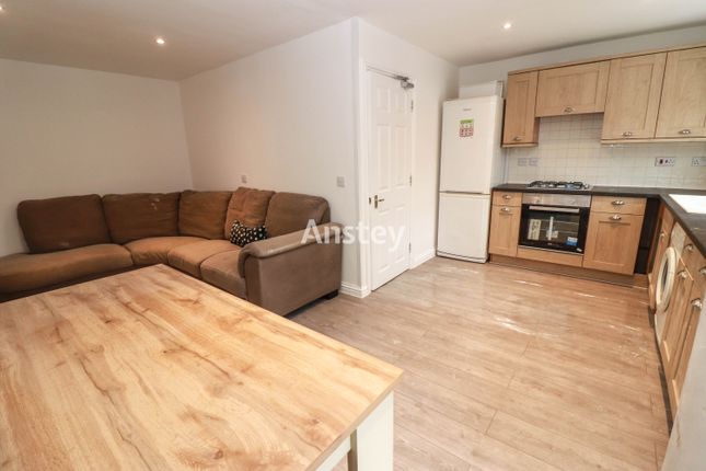Terraced house to rent in Winton Street, Southampton