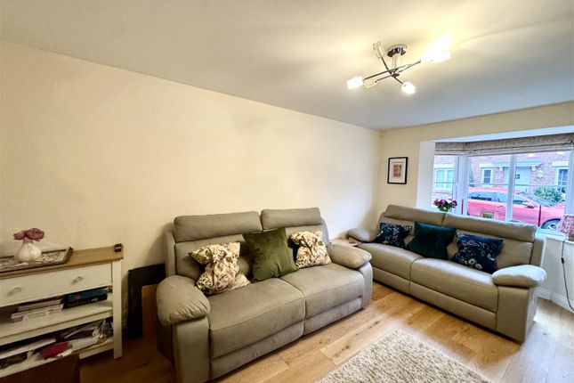 16, Kilpale Close, Caldicot photo 2