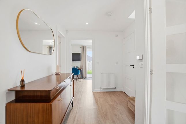 45 Nasmyth Park, East Calder photo 4