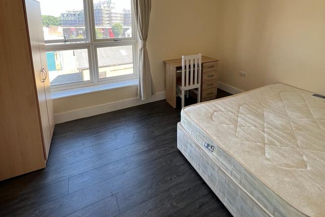 Room to rent in Hawkins Road, Colchester
