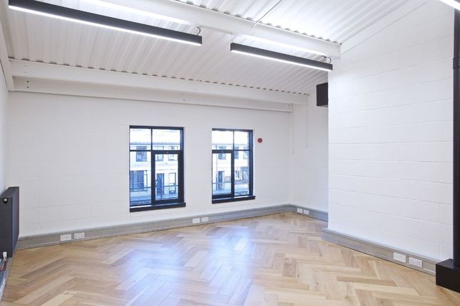 Office to let in Unit 12A, The Ivories, 6-18 Northampton Street, Islington, London