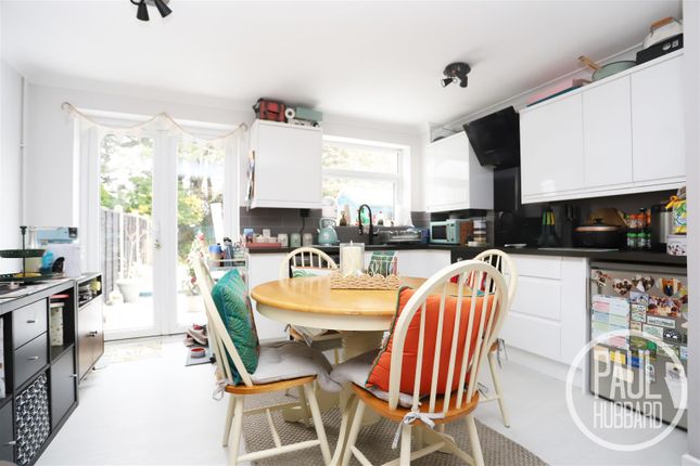 26, Dovedale, Lowestoft photo 4