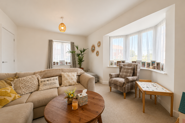 11 Herringbone Way, Chichester photo 2