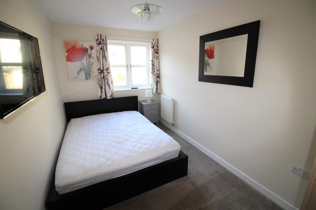 Flat to rent in St. James's Street, Portsmouth