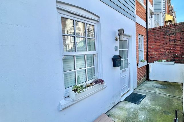 Flat for sale in Denmark Road, Cowes