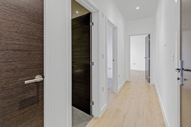 Apt 40 Chesterfield House, Bath Road, Slough, Slough photo 5