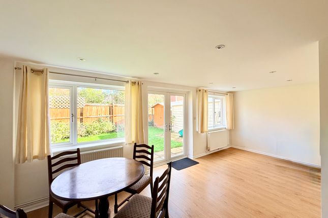 8, Stanley Road, Southampton photo 3