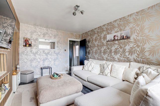 7 Thorneywood Mount, Nottingham photo 4