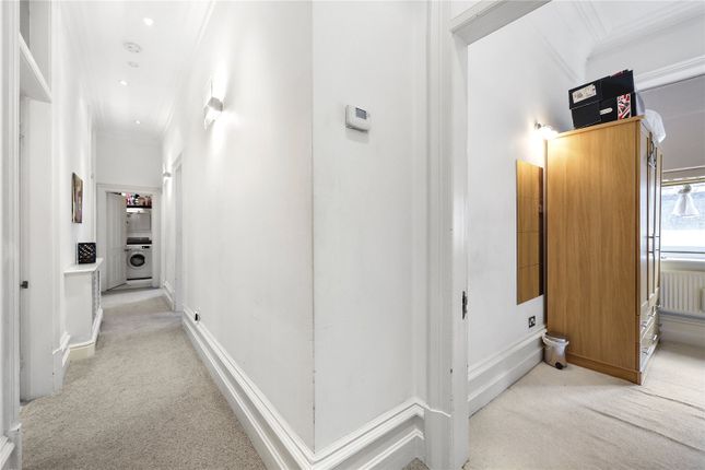 Flat for sale in Bedford Court Mansions, London