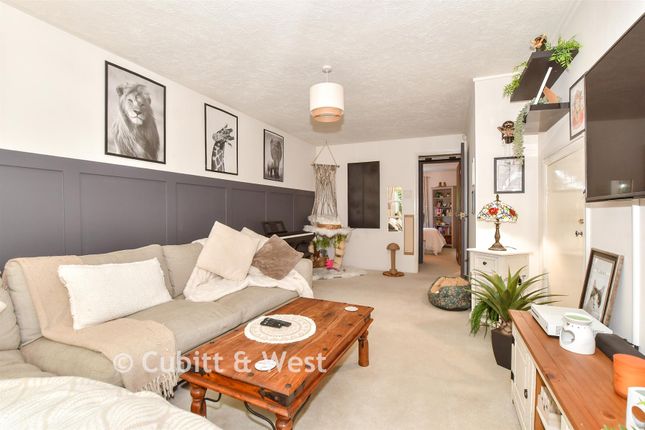 73, Bolton Road, Crawley photo 3