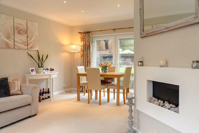10, Hall Lane, Macclesfield photo 4