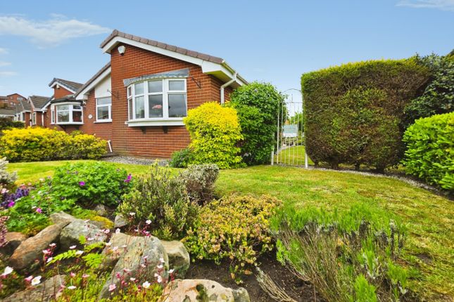 2-bed house on 11, Humber Drive, Biddulph, £250,000