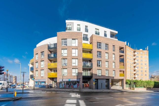 Thumbnail Flat for sale in Goldfinch Court, Hampstead, London