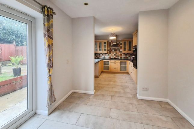 74, Freedom Avenue, Yeovil photo 5