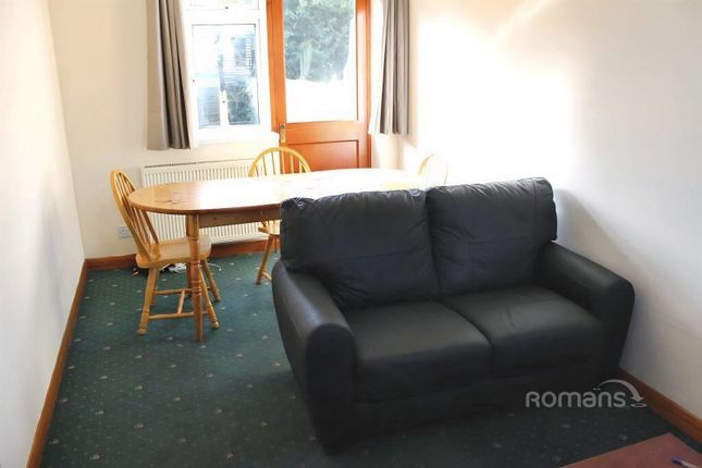 69, Larchwood Drive, Egham photo 4