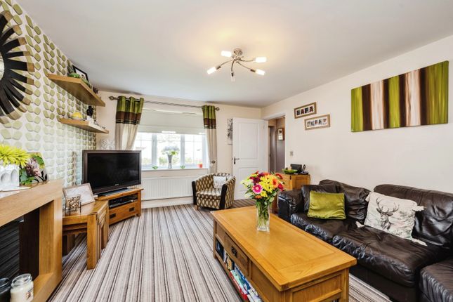 2, Llys Harry, Neath Port Talbot photo 3