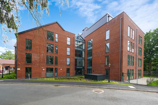 Flat for sale in Alfred Place, Blossomfield Road, Solihull