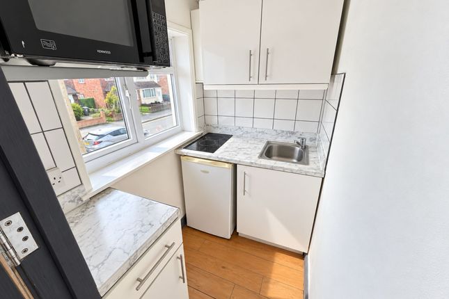 Room 3, 4 Stroud Road, Bristol photo 3