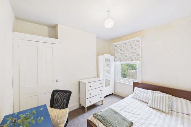 25 Hollingdean Terrace, Brighton photo 2