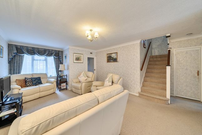 123, Knoll Crescent, Northwood photo 4