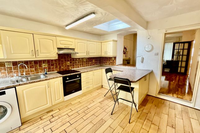 95, Oxford Street , Swansea photo 2