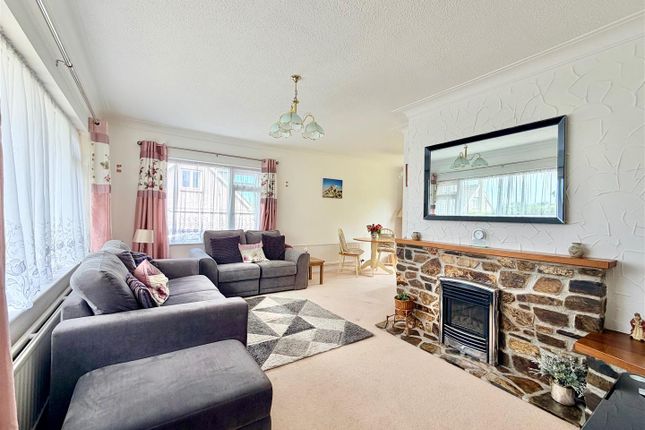 7, Hazelwood Crescent, Plymouth photo 2