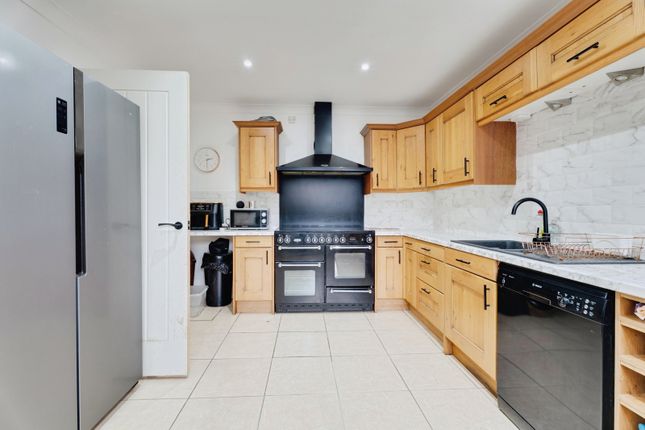 9, Croft Lea, Sudbury photo 3