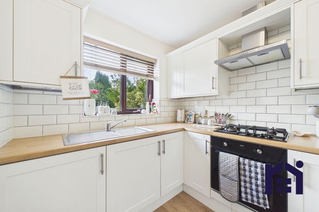 80 Fernleigh, Leyland photo 3