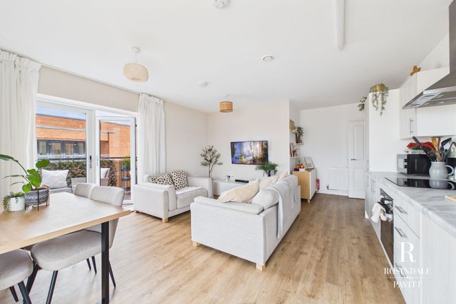 Flat 16, Seam Court, Wallington photo 3