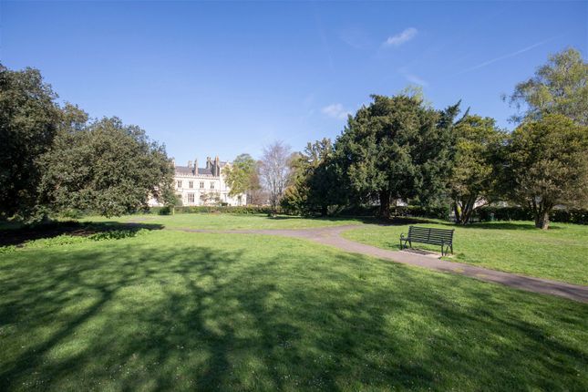 Town house for sale in Lawnswood Court, Wellington Square, Cheltenham