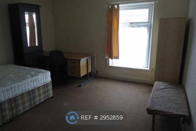 Oulton Terrace, Oulton Terrace, Bradford photo 4