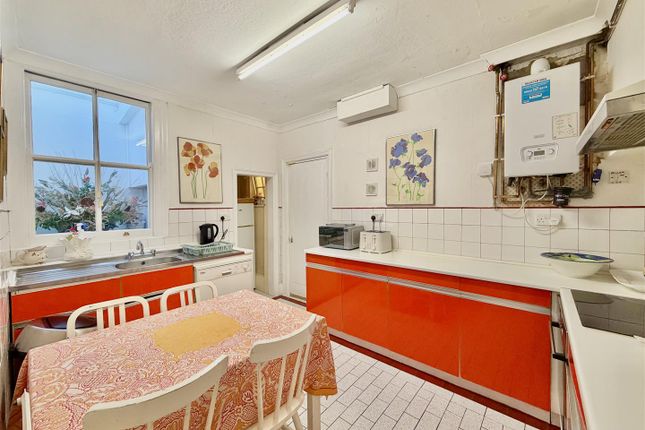 9, Albert Road, Hounslow photo 3