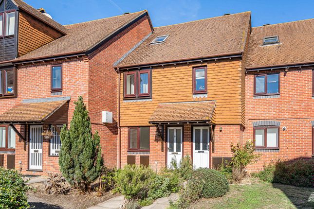 1-bed flat on Wey Road, Surrey, £179,950