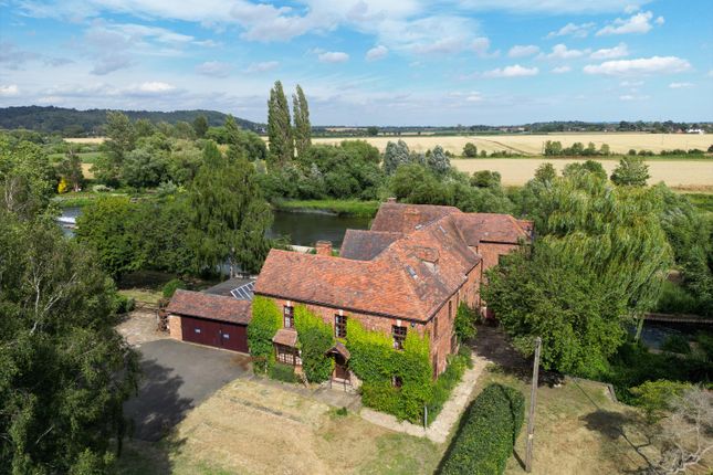 Mill Bank, Pershore photo 3