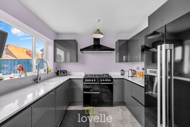 3, Forest Way, Humberston photo 3