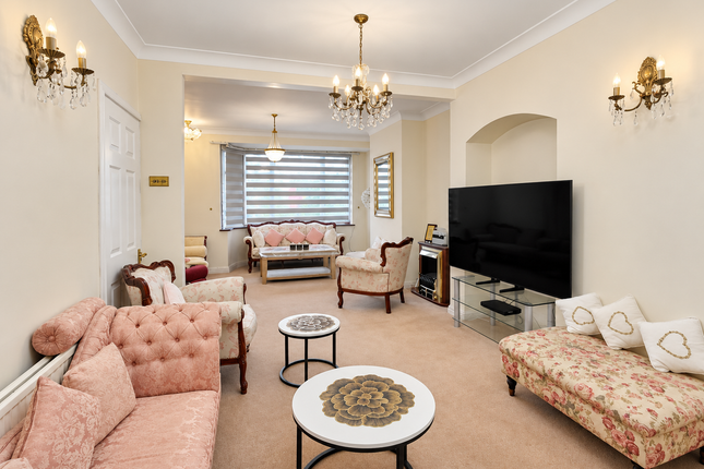 25, Thorncliffe Road, Southall photo 2
