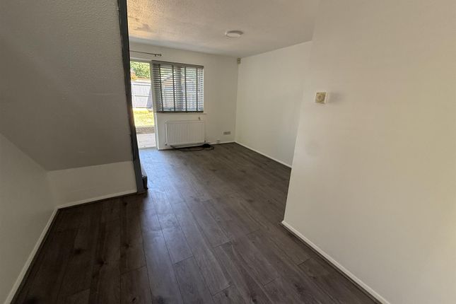 8, Studio Way, Borehamwood photo 4