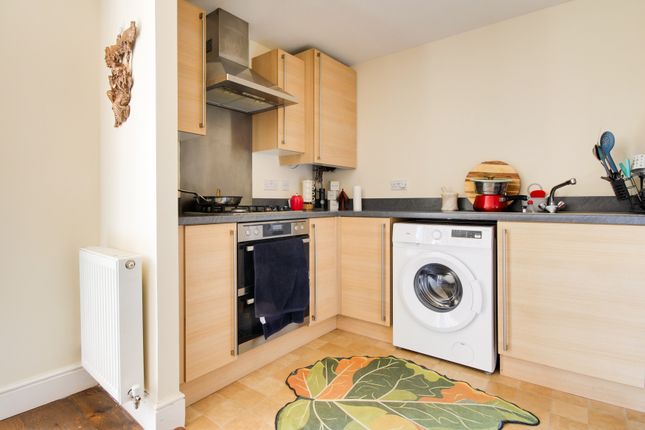 Flat 4, 39, Longhorn Avenue, Gloucester photo 2