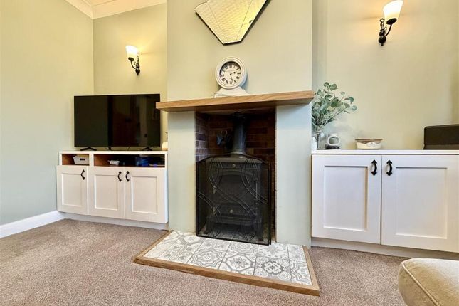 55, Carrfield Road, Leeds photo 4