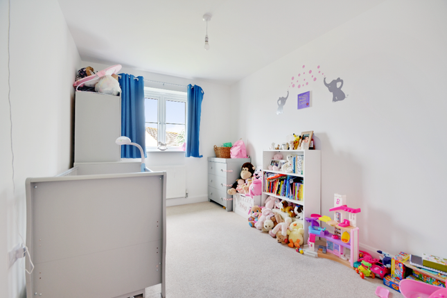 Flat for sale in Swales Drive, Leighton Buzzard