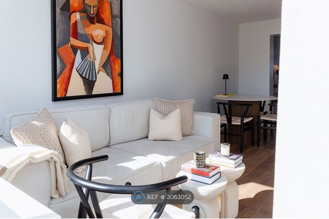 Flat, Goulden House Bullen St, London photo 4