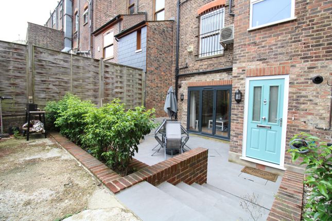 Thumbnail Maisonette to rent in Caterham, Surrey