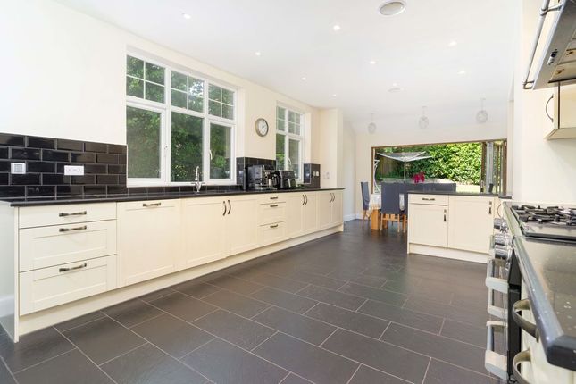 6, Smitham Downs Road, Purley photo 4