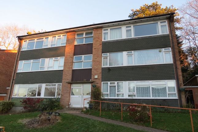 Thumbnail Flat to rent in Harestone Hill, Caterham