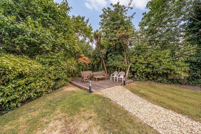 Raleigh Close, Hendon photo 4