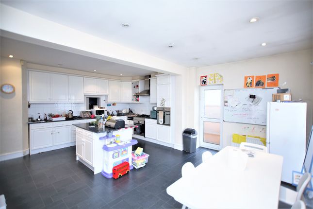 13, Shirehall Lane, Hendon photo 4