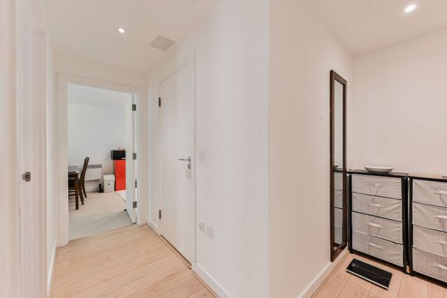 Flat for sale in Emerson Apartments, Crouch End, London