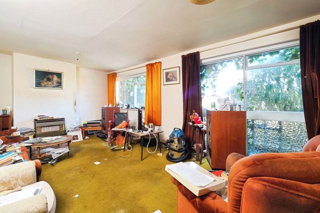 18, Burton Drive, Nottinghamshire photo 3