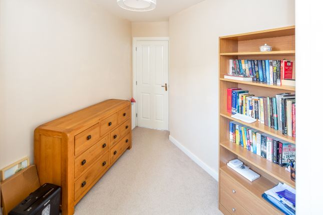 End terrace house for sale in Huntingdon Road, Bicester