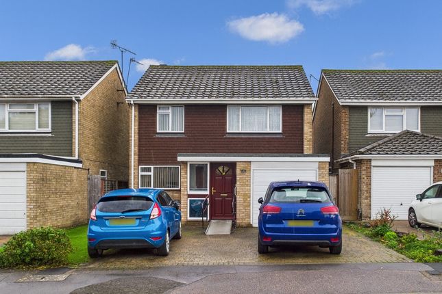 14, Lombardy Close, Leverstock Green photo 3